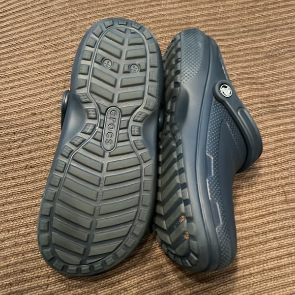 Navy with gray fuzz clog - Picture 3 of 3